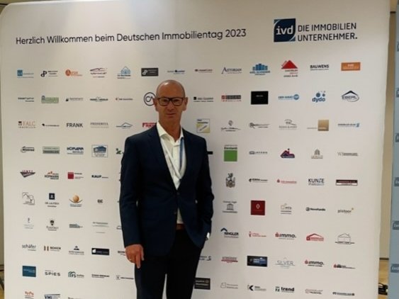 Immobilienmakler Adner in Berlin beim DIT2023 Immobilienmakler Adner in Berlin beim DIT2023