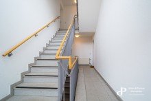 Gepflegtes Treppenhaus **HELLE MAISONETTEWOHNUNG MIT EINBAUK�CHE UND GARAGE IN BRAUNSCHWEIG**