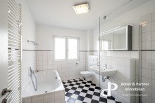 Bad im OG **TOWNHOUSE MIT EINBAUK�CHE UND KLEINEN GARTEN IN BRAUNSCHWEIG-RAUTHEIM**