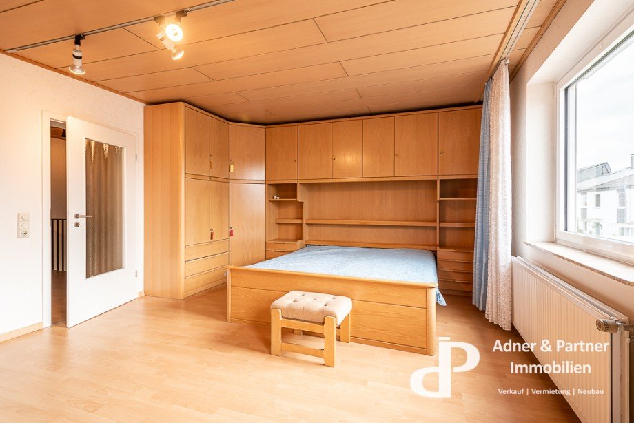 Gro�es Schlafzimmer Reihenmittelhaus Braunschweig
