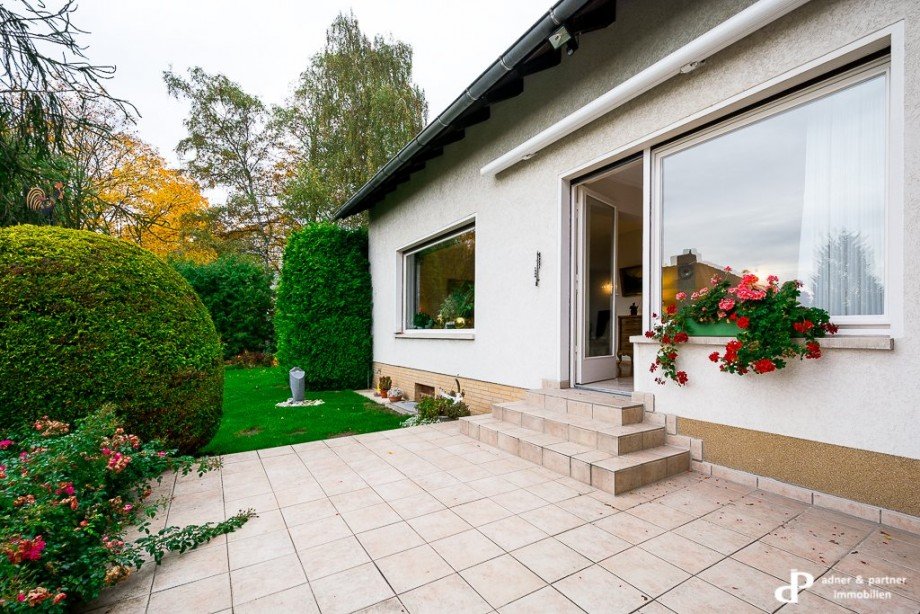 Terrasse mit Markise Einfamilienhaus Wolfsburg