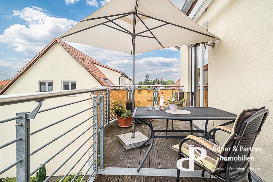 Westbalkon mit Markise Dachgeschosswohnung Braunschweig