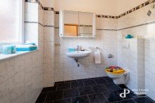 G�stebad im EG ** *GER�UMIGES DOPPELHAUS F�R DIE GRO�E FAMILIE**