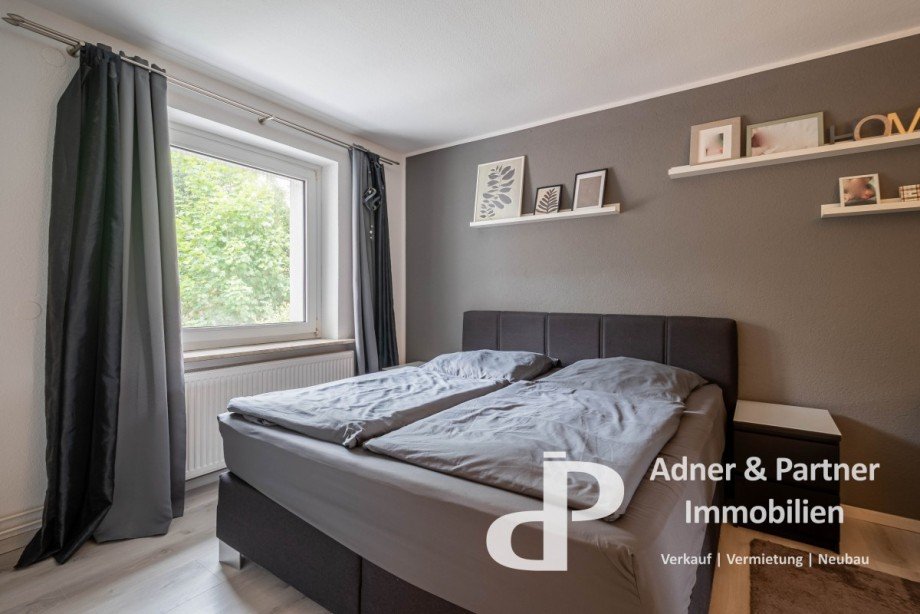 Elternschlafzimmer im OG Reihenendhaus Braunschweig