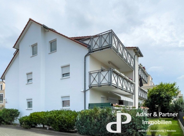 Das kleine Mehrfamilienhaus wurde 1996 im Nordosten Wolfenbüttels errichtet und umfasst insgesamt 7 Wohnungen. Neben dem ...