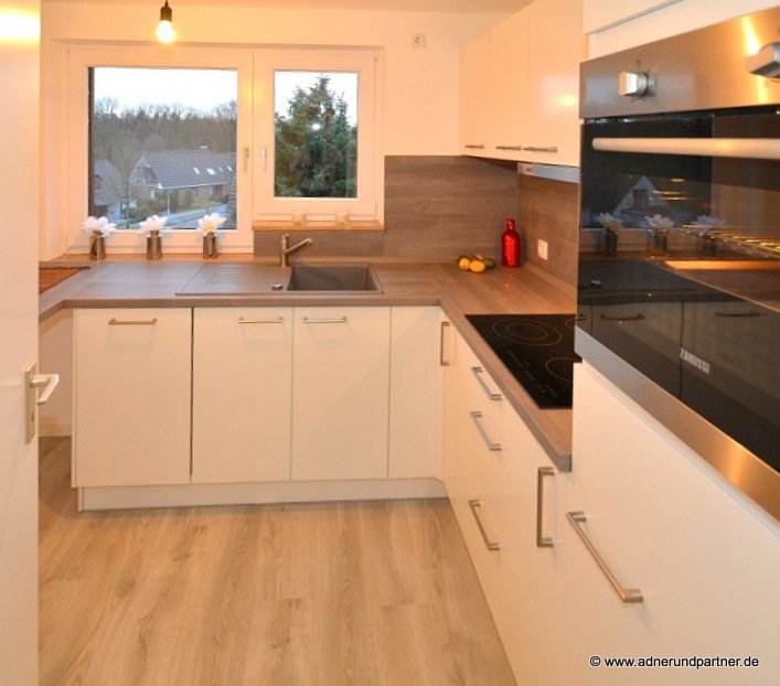 Blick in die K�che Dachgeschosswohnung Braunschweig