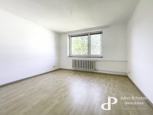 Schlafzimmer **RENOVIERTE BALKONWOHNUNG MIT EINBAUK�CHE IN BRAUNSCHWEIG-WESTSTADT**