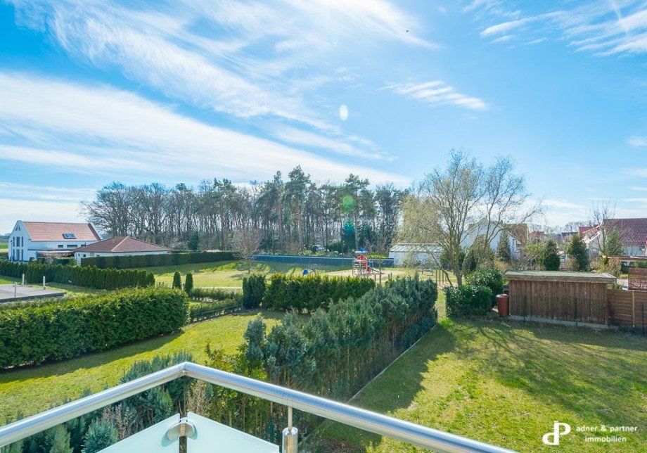 Blick vom Balkon Doppelhaush�lfte Schw�lper