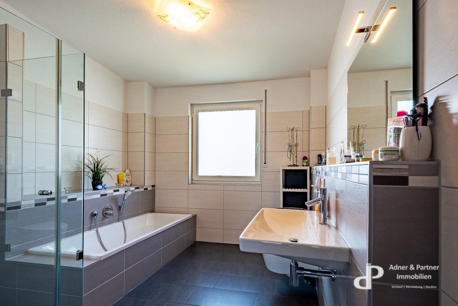 Blick ins Vollbad Penthousewohnung Wolfenb�ttel