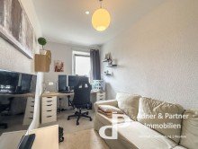 Homeoffice im OG **EINZIEHEN UND WOHLF�HLEN: MODERNISIERTES REIHENHAUS MIT WINTERGARTEN UND KAMIN**