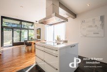 Offene K�che mit Insel **ATTRAKTIVES ARCHITEKTENHAUS MIT SCH�NEM GRUNDST�CK UND MODERNEM DESIGN IN VOLKSE**