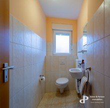 G�ste-WC **K�NIGSLUTTER: EINFAMILIENHAUS MIT EINBAUK�CHE UND CARPORT IN ZENTRALER LAGE**
