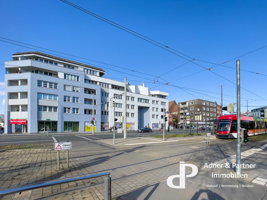 Tram vor der T�r Etagenwohnung Braunschweig