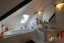 Masterbad **DACHGESCHOSSWOHNUNG MIT GARAGE, OKERBLICK, GEMEINSCHAFTSGARTEN UND DIREKTEM OKERZUGANG**