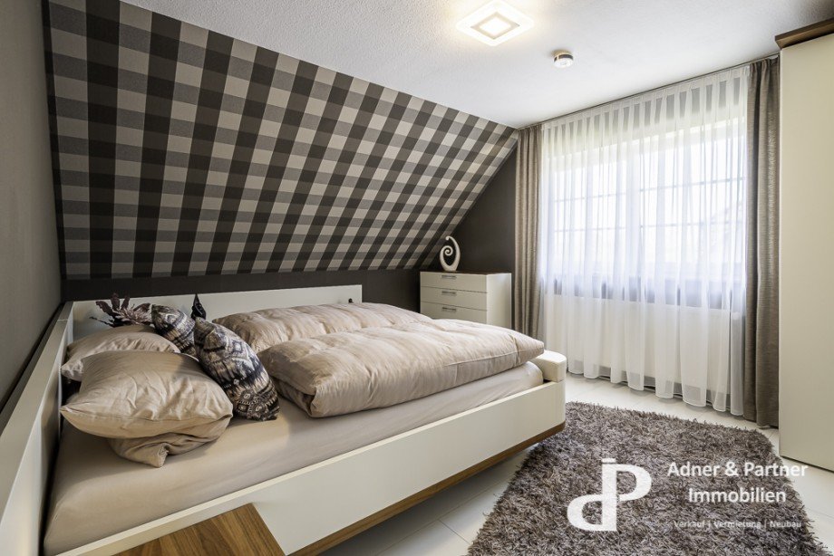 Blick ins Elternschlafzimmer Doppelhaush�lfte Vechelde