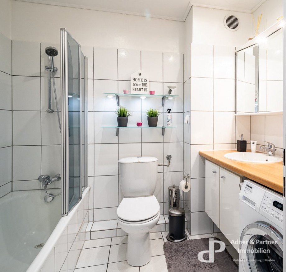 Wannenbad ohne Fenster Etagenwohnung Wolfenb�ttel