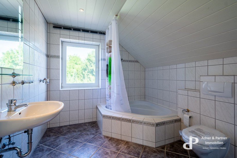 Blick ins Bad Dachgeschosswohnung Braunschweig