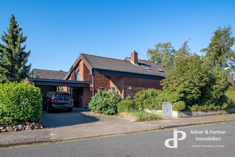 Geb�udeansicht Braunschweig Einfamilienhaus **FREISTEHENDES ARCHITEKTENHAUS MIT KAMIN IN BRAUNSCHWEIG-ST�CKHEIM**
