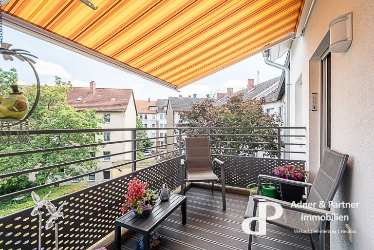 Diese gepflegte Dreizimmerwohnung befindet sich in einem modernem Mehrfamilienhaus im westlichen Ring Braunschweigs und ...
