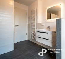  **HELLE UND MODERNE BALKONWOHNUNG MIT EINBAUK�CHE UND TIEFGARAGE IN SICKTE-ERSTBEZUG**