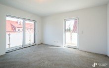 Schlafzimmer 2 im OG ** **ES GIBT SIE DOCH, DIE HAUSFEE - SIE SCHWINGT GERADE DEN SCHL�SSEL**
