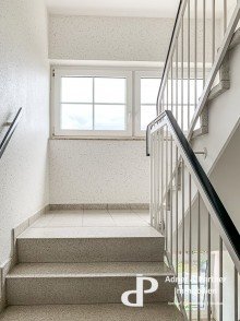 Treppenhaus **HELLE BALKONWOHNUNG MIT TAGESLICHTBAD UND 2 PKW-STELLPL�TZEN IN WOLFENB�TTEL-NORD**