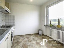 Blick in die K�che mit Vinylboden **GEPFLEGTE BALKONWOHNUNG MIT EBK IN BRAUNSCHWEIG-WATENB�TTEL-PTB N�HE**
