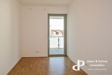 Schlafzimmer 2 mit Balkonzugang **MODERNES WOHNEN MIT OKERBLICK, EINBAUK�CHE UND TIEFGARAGE**