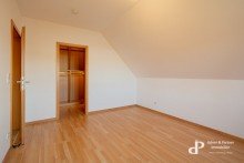 Schlafzimmer mit Ankleide **K�NIGSLUTTER: EINFAMILIENHAUS MIT EINBAUK�CHE UND CARPORT IN ZENTRALER LAGE**