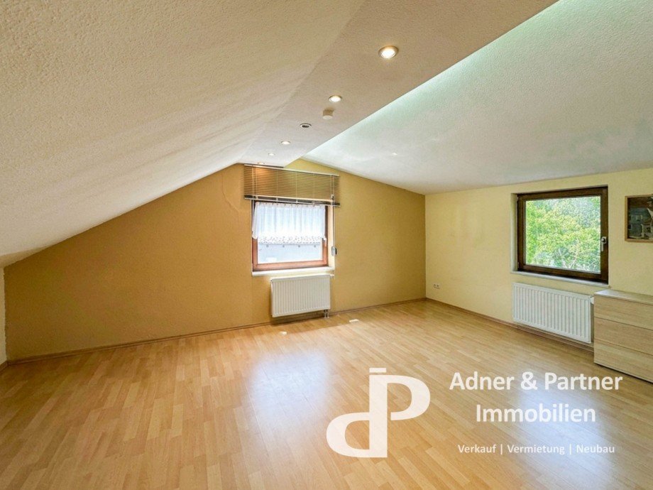 Dachstudio Doppelhaush�lfte Schw�lper