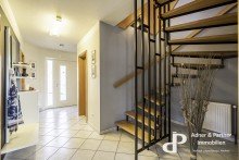 Gro�z�giger Flur **FAMILIENGERECHTE UND GEPFLEGTE DOPPELHAUSH�LFTE IN GR. GLEIDINGEN**