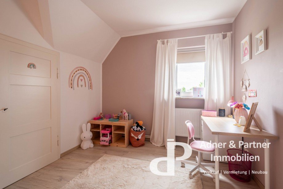 Kinderzimmer 1 im DG Reihenendhaus Braunschweig