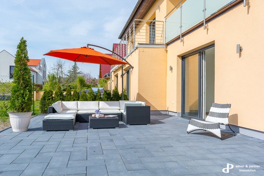 Den Sommer genie�en Doppelhaush�lfte Schw�lper