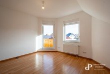 Schlafen 2 im OG **K�NIGSLUTTER: EINFAMILIENHAUS MIT EINBAUK�CHE UND CARPORT IN ZENTRALER LAGE**