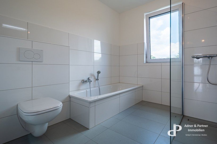 Badansicht 2 Etagenwohnung Wolfenb�ttel