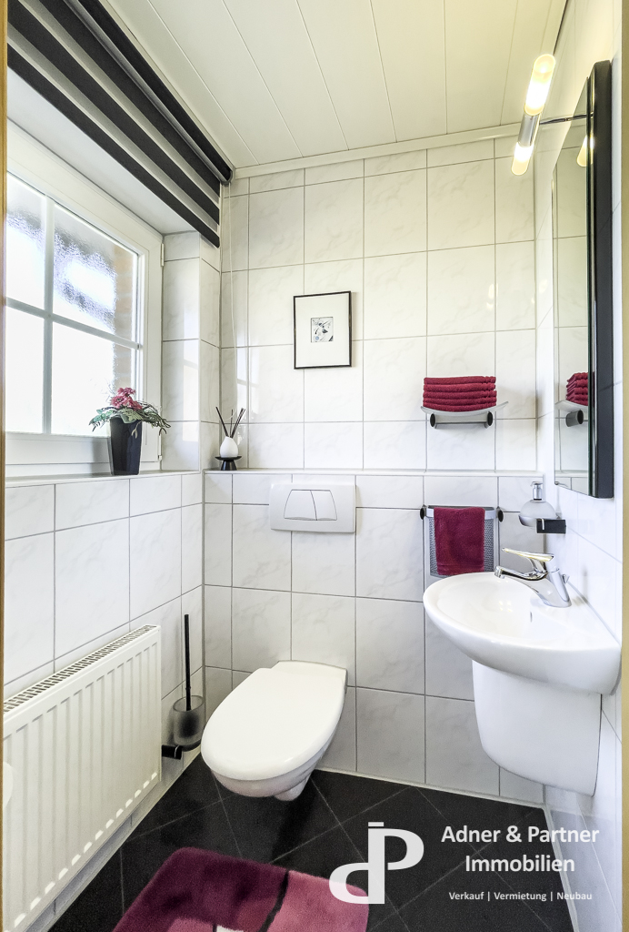 G�aste-WC mit Fenster Doppelhaush�lfte Vechelde