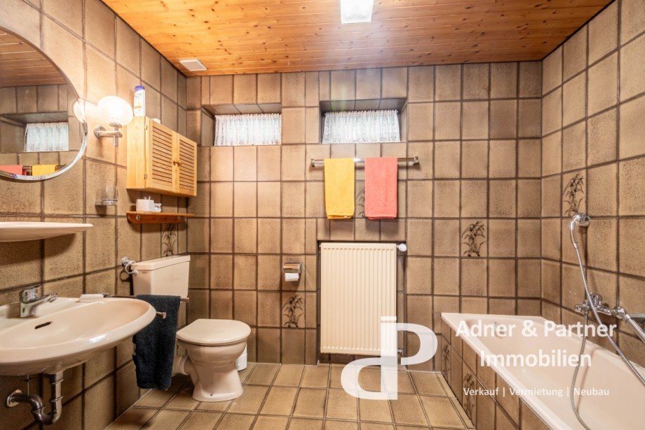 Bad 1 Doppelhaush�lfte Schw�lper