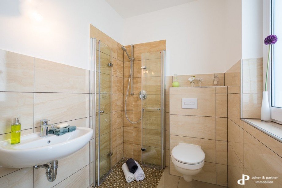 Duschbad im EG Doppelhaush�lfte Schw�lper