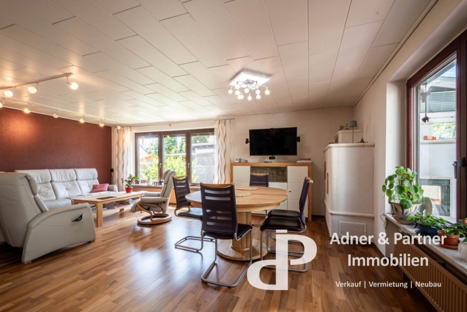 Wohnbereich mit Kamin Doppelhaush�lfte Schw�lper