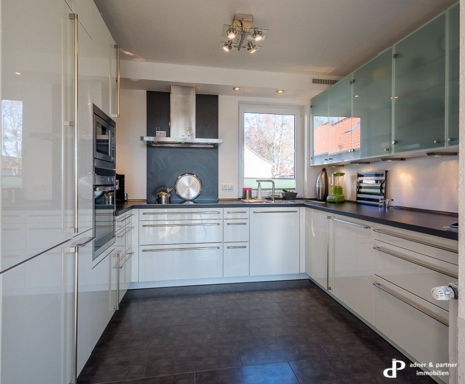 Moderne Einbauk�che Maisonettewohnung Braunschweig